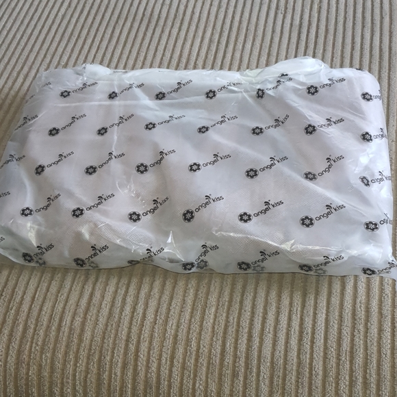 Nwt French Leather Waterproof Adjustable Purse - Picture 2 of 5